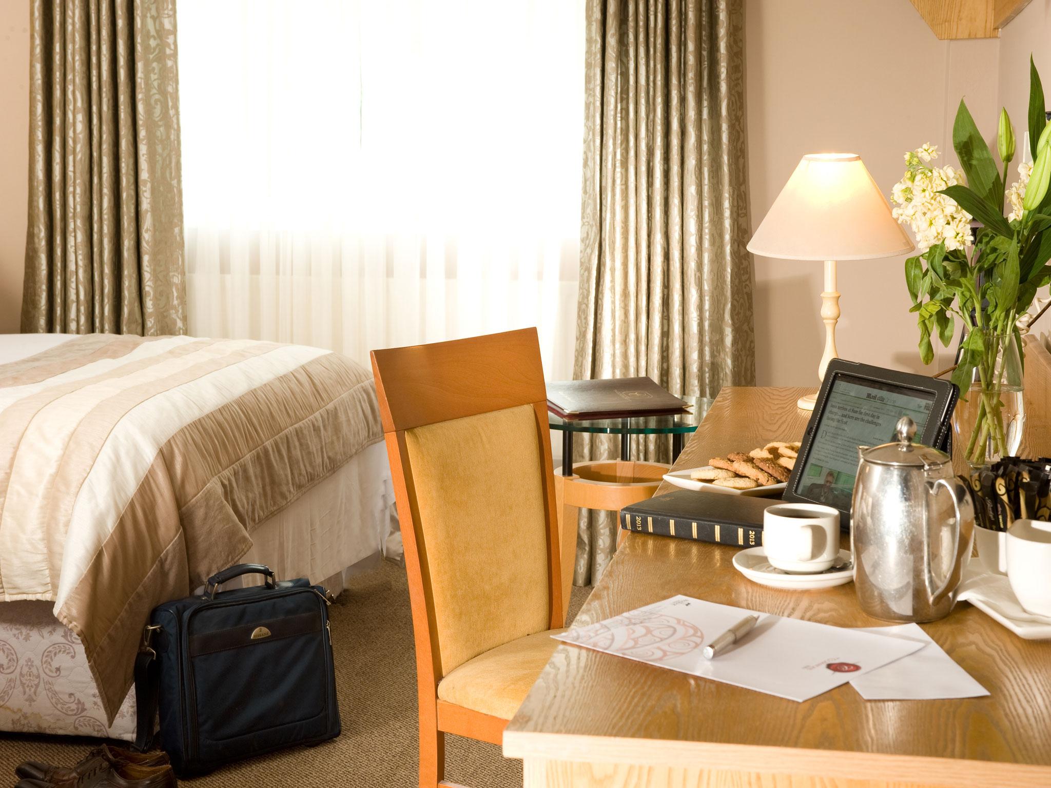 Great National Commons Inn Hotel Корк Екстер'єр фото