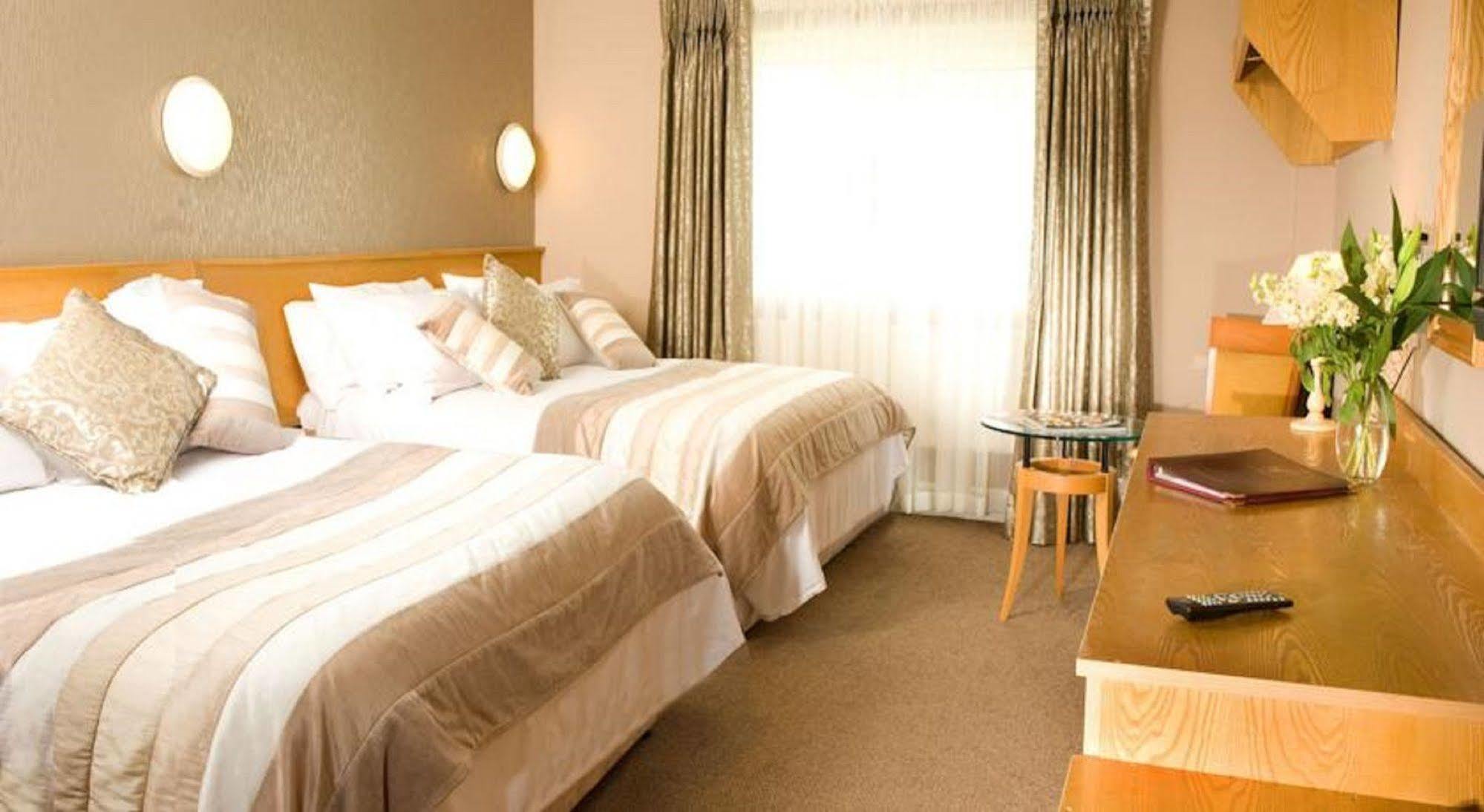 Great National Commons Inn Hotel Корк Екстер'єр фото